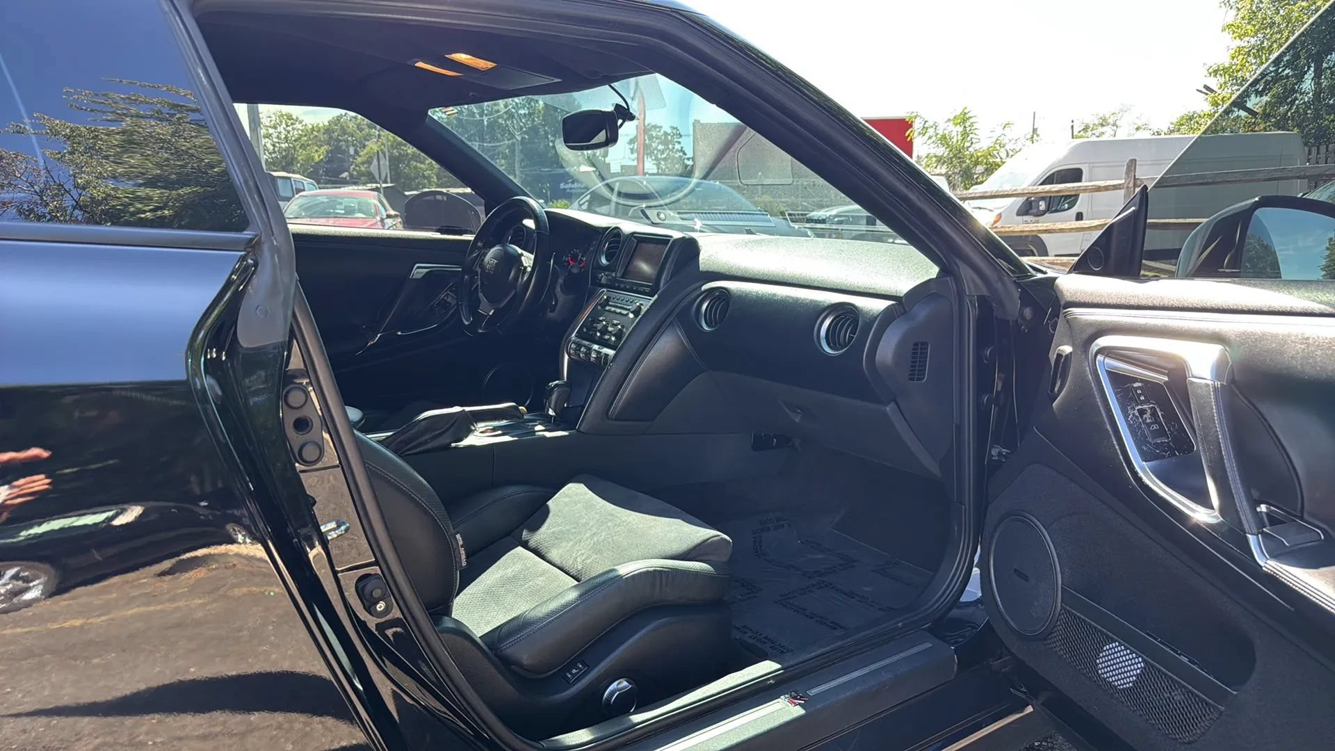 Used 2010 Nissan GT-R Premium AWD/4WD image 46