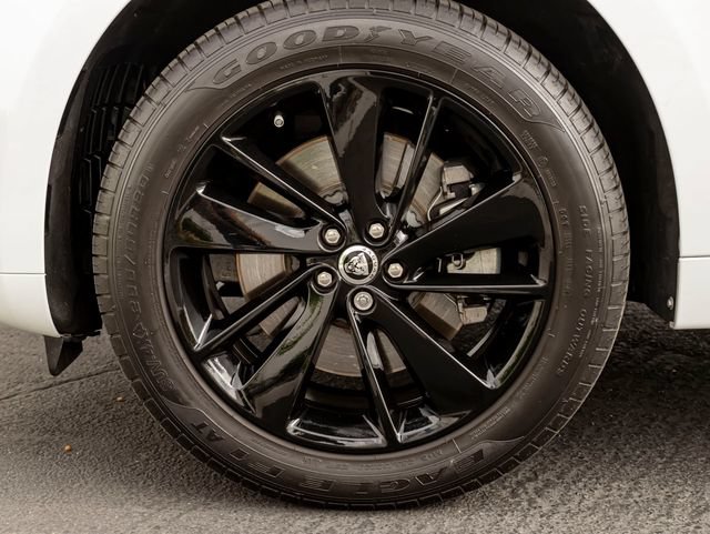 Certified 2025 Jaguar F-PACE R-Dynamic S AWD/4WD image 11