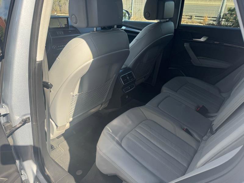 Used 2018 Audi Q5 2.0T Premium image 16