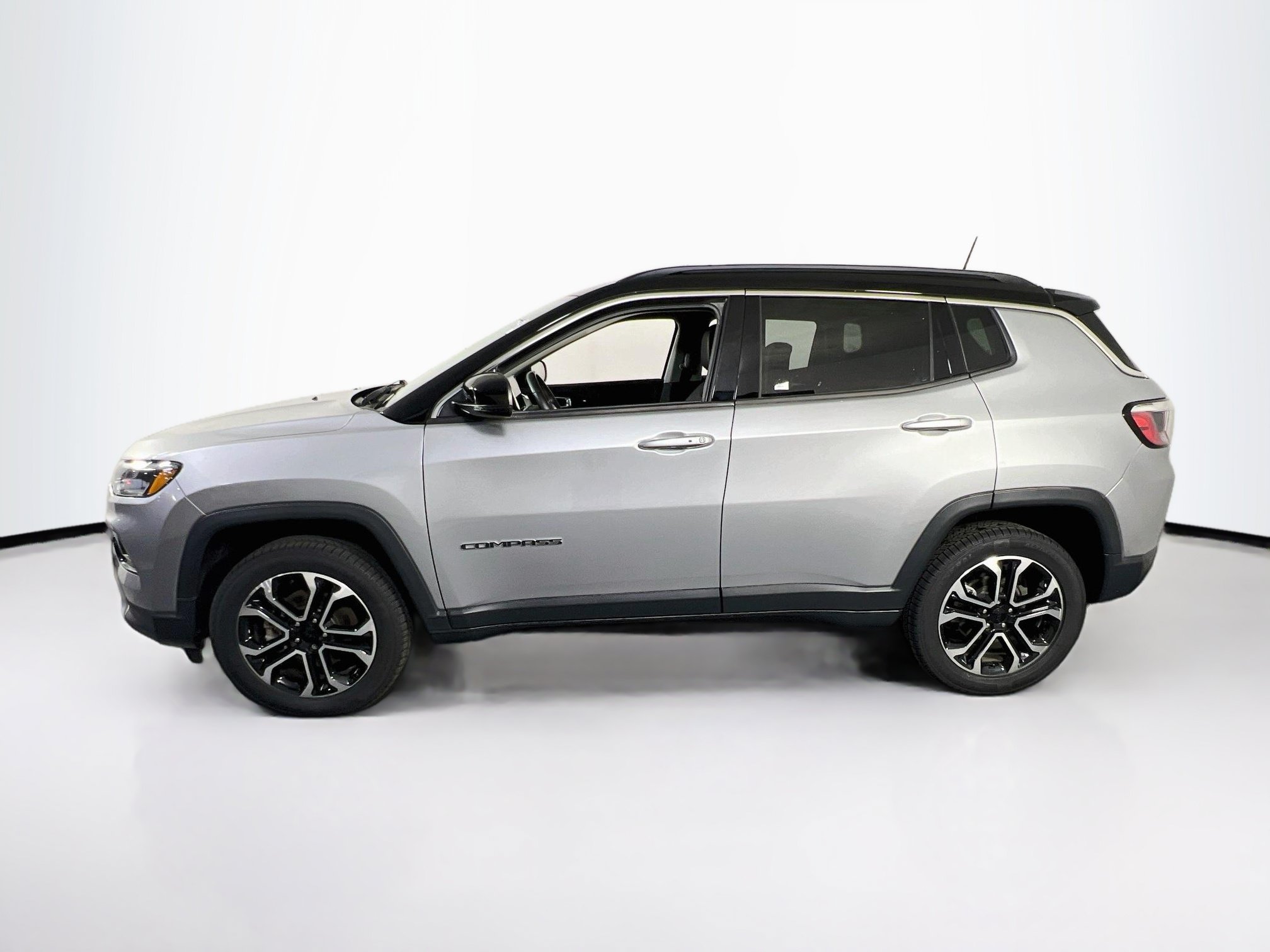 Used 2022 Jeep Compass Limited w/ Sun and Sound Group AWD/4WD image 8
