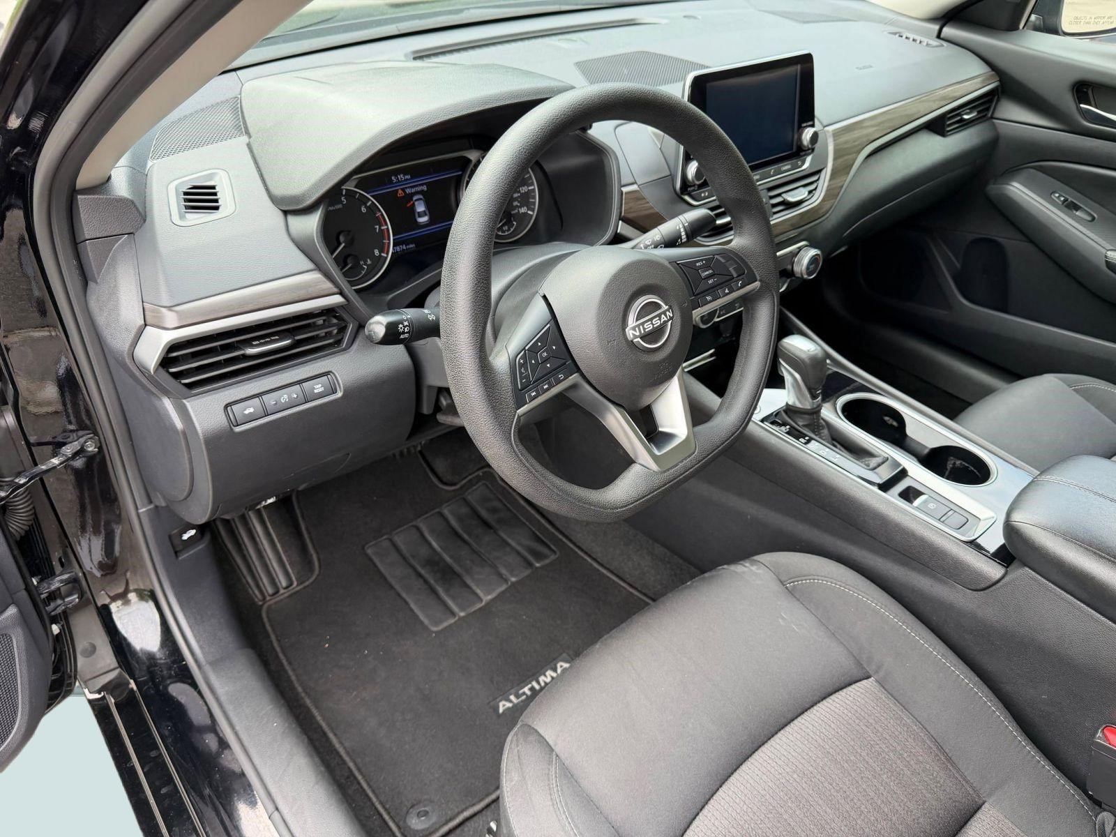 Used 2024 Nissan Altima 2.5 SV AWD/4WD image 4