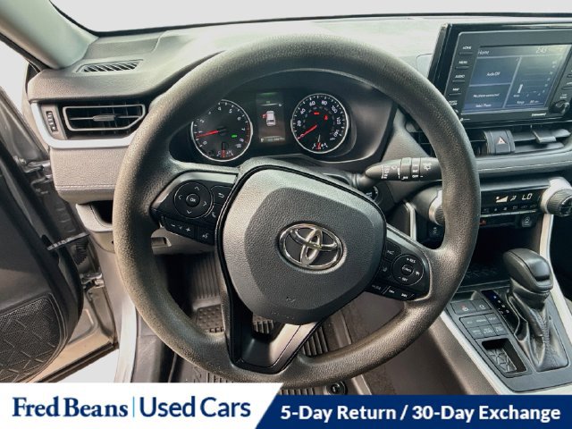 Used 2022 Toyota RAV4 XLE AWD/4WD image 16