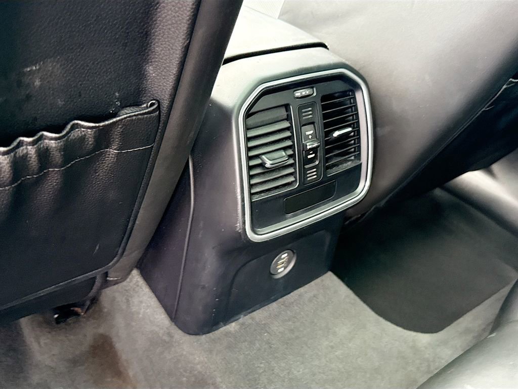 Used 2018 Porsche Macan Turbo w/ Premium Package Plus image 28