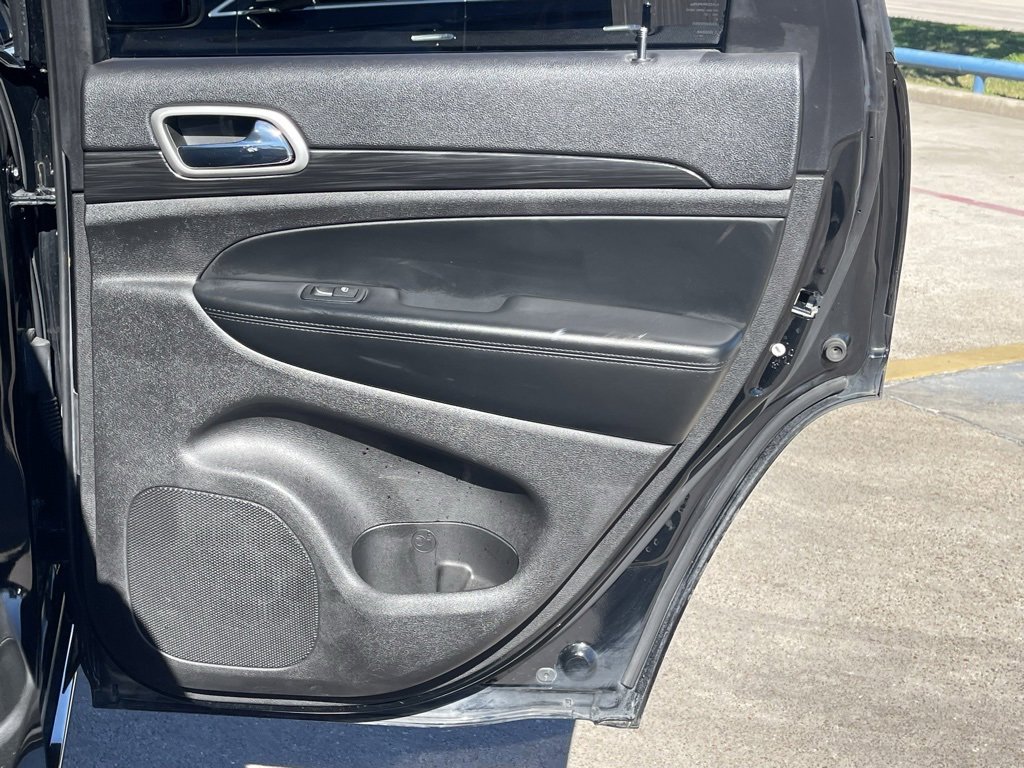 Used 2021 Jeep Grand Cherokee Laredo X image 39