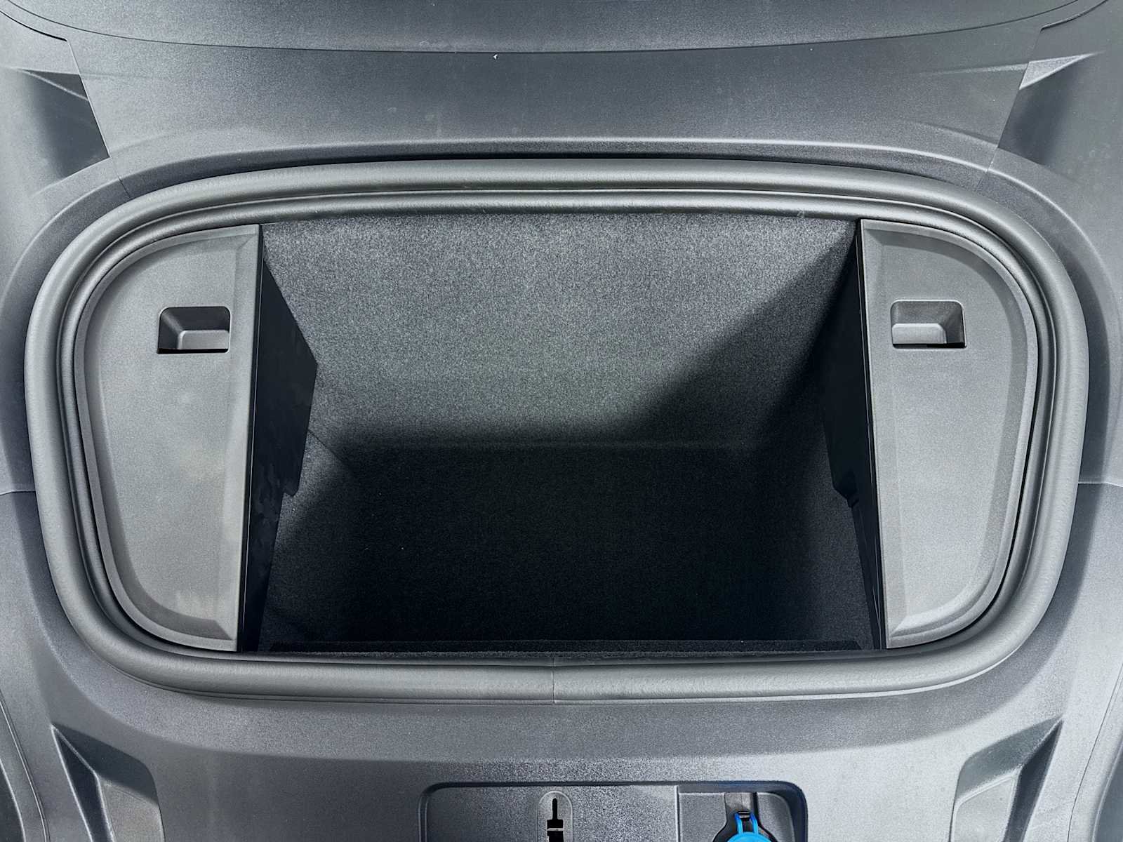 New 2025 Porsche Taycan image 32