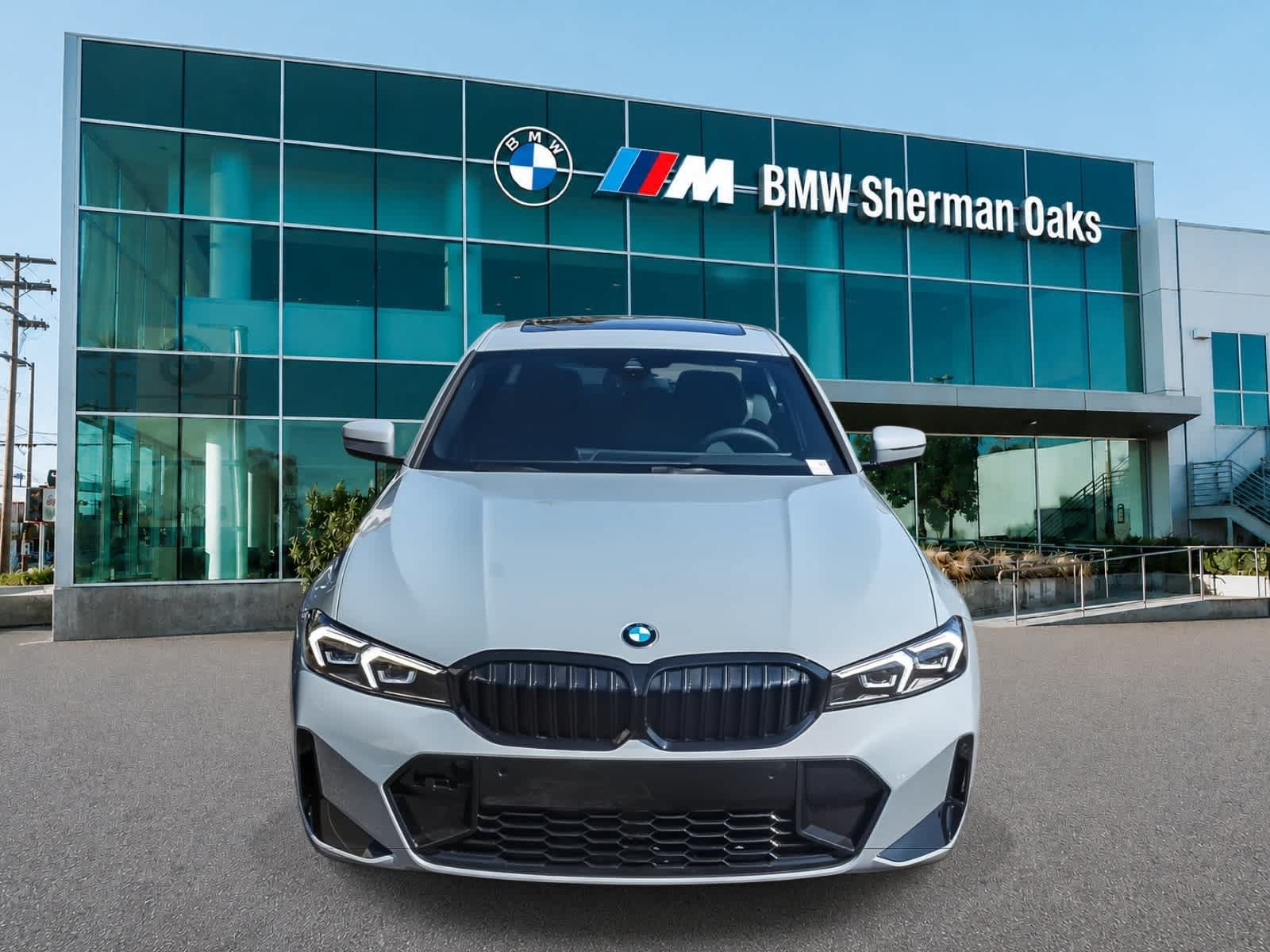 New 2026 BMW 330i Sedan w/ M Sport Package RWD image 2