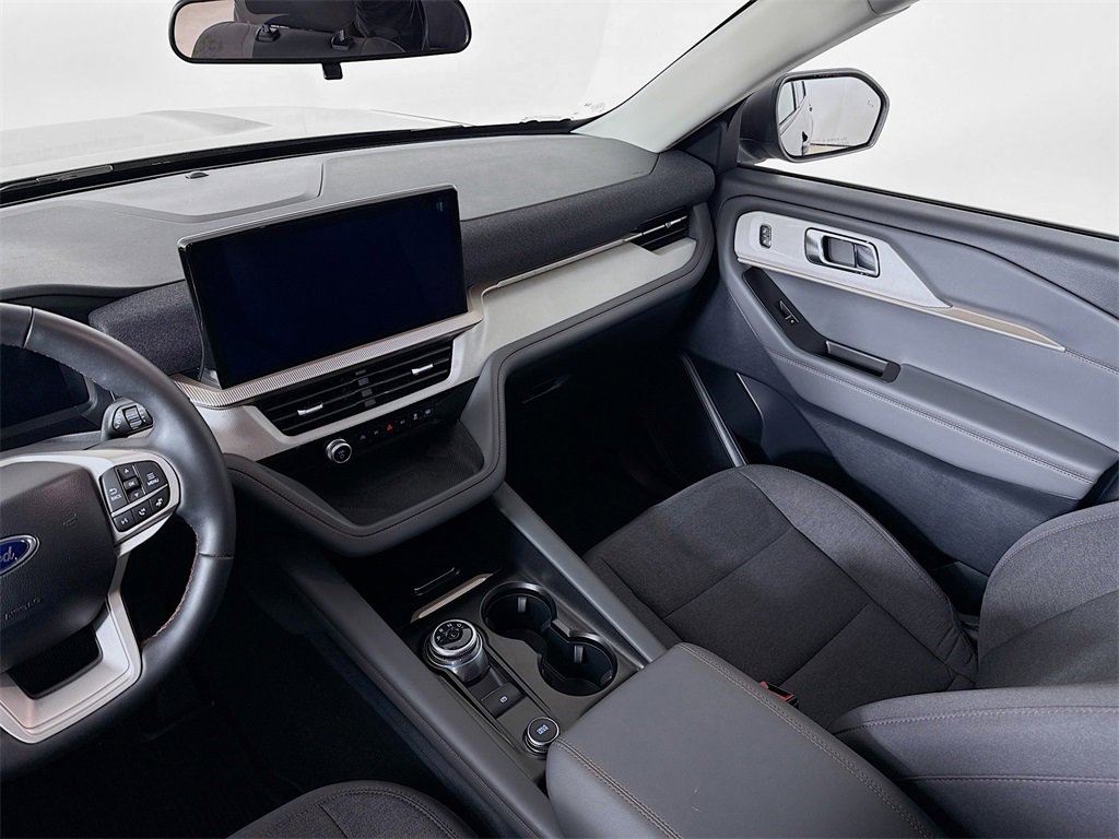 Used 2025 Ford Explorer Active image 24