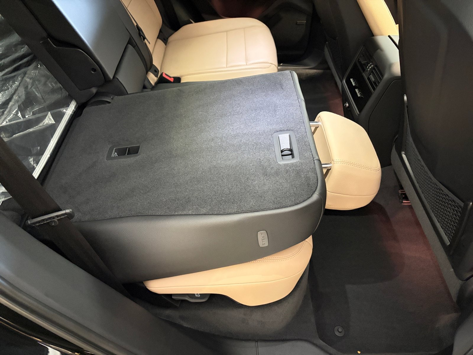Certified 2026 Porsche Cayenne AWD/4WD image 28