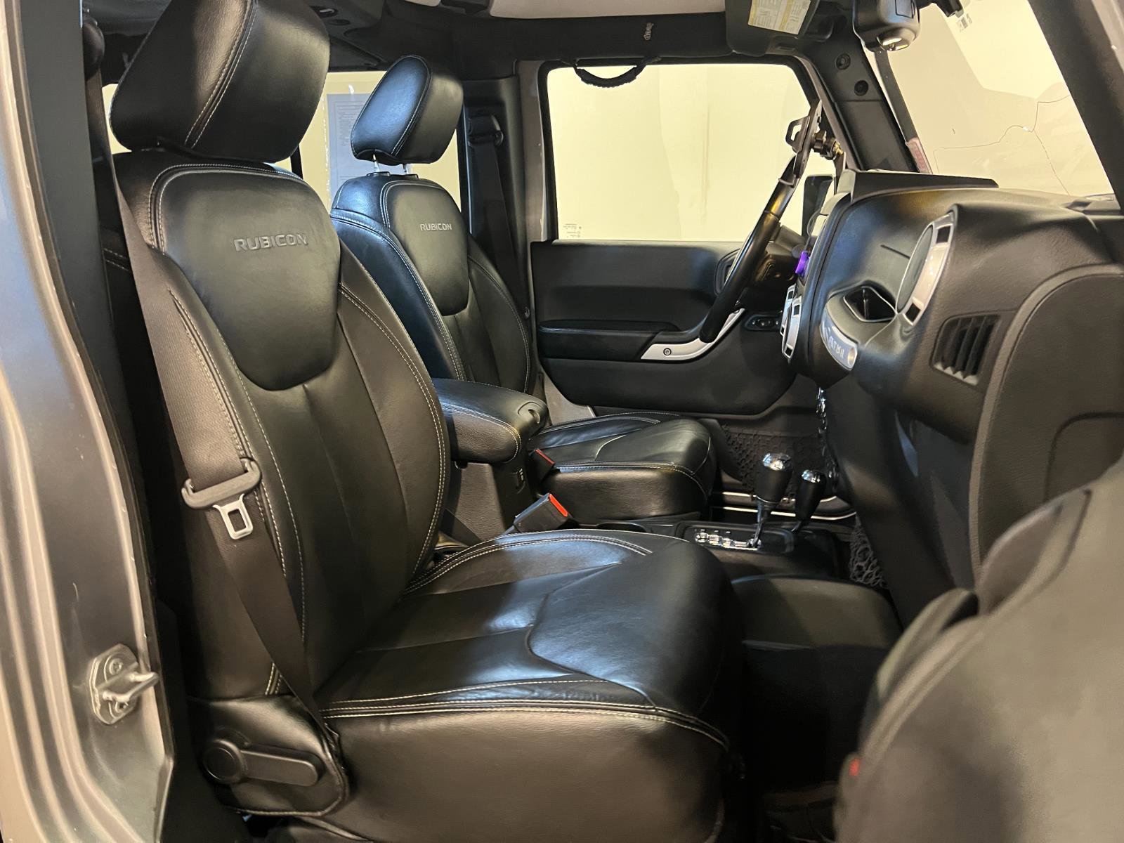 Used 2017 Jeep Wrangler Unlimited Rubicon image 31