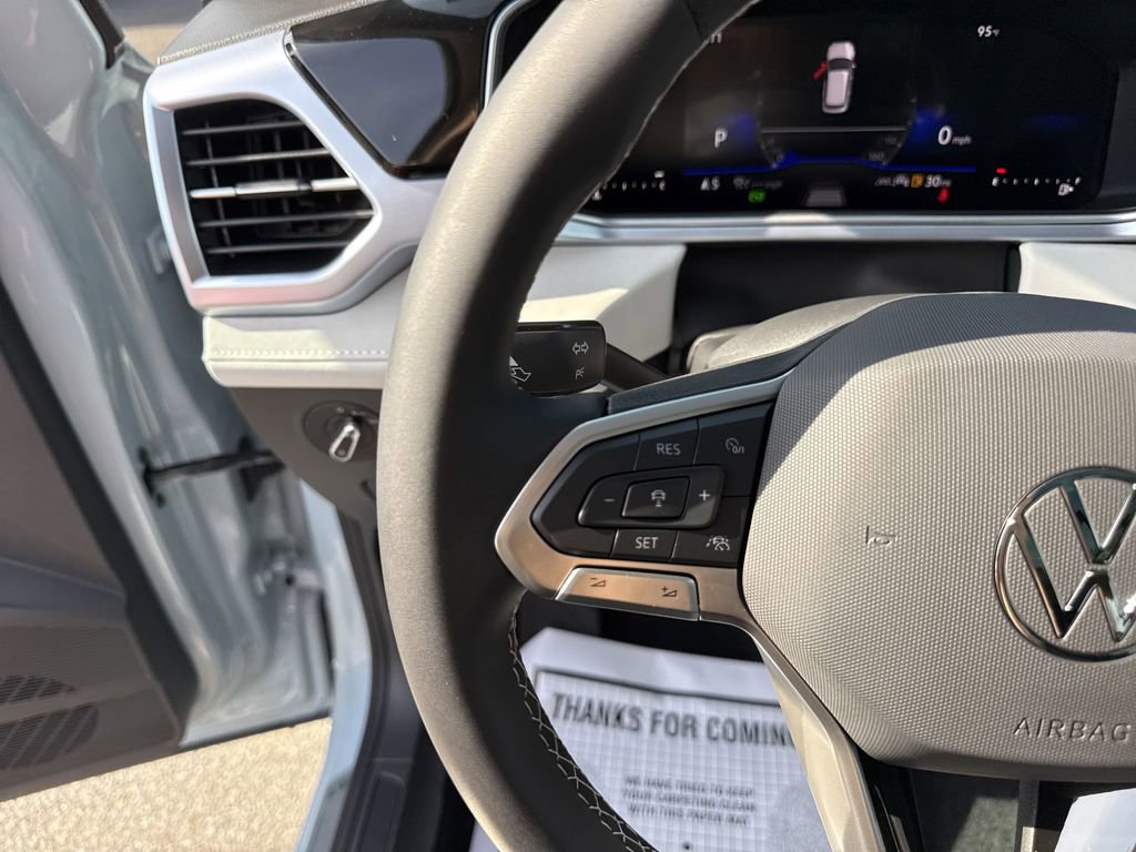 New 2025 Volkswagen Taos SE image 26