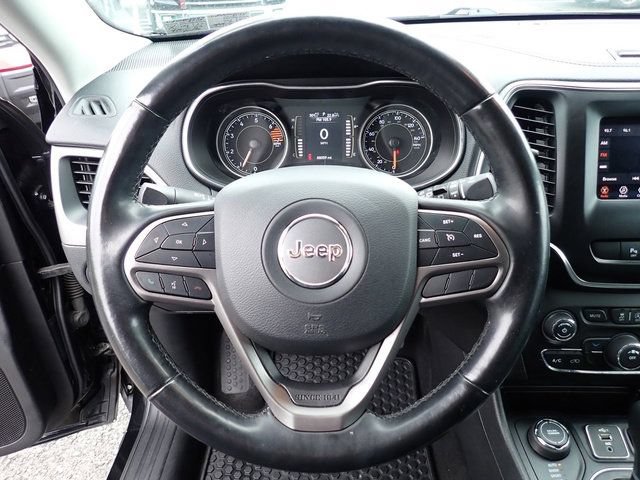 Used 2020 Jeep Cherokee Latitude Plus w/ Cold Weather Group AWD/4WD image 25