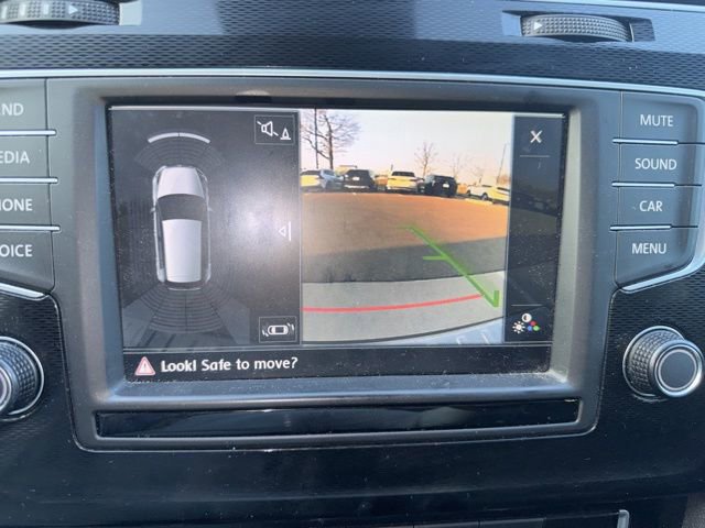 Used 2016 Volkswagen Golf S image 3