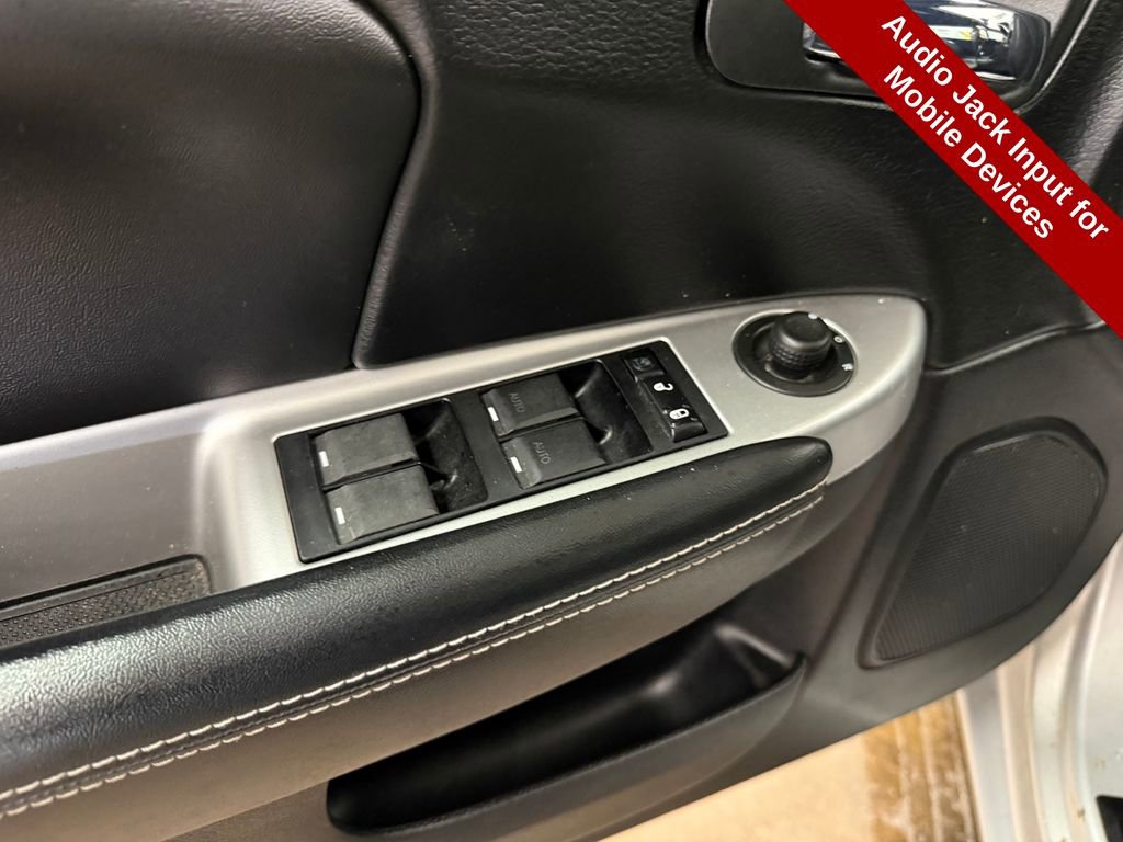 Used 2012 Chrysler 200 Limited image 17