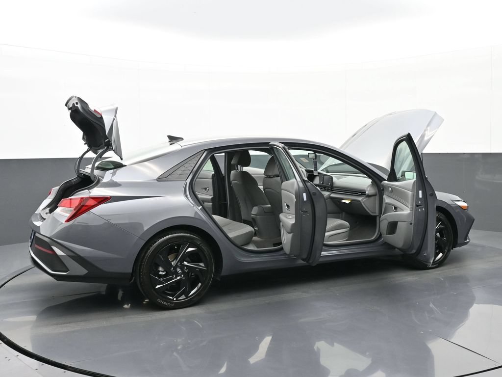 Used 2026 Hyundai Elantra Sport w/ Cargo Package FWD image 53