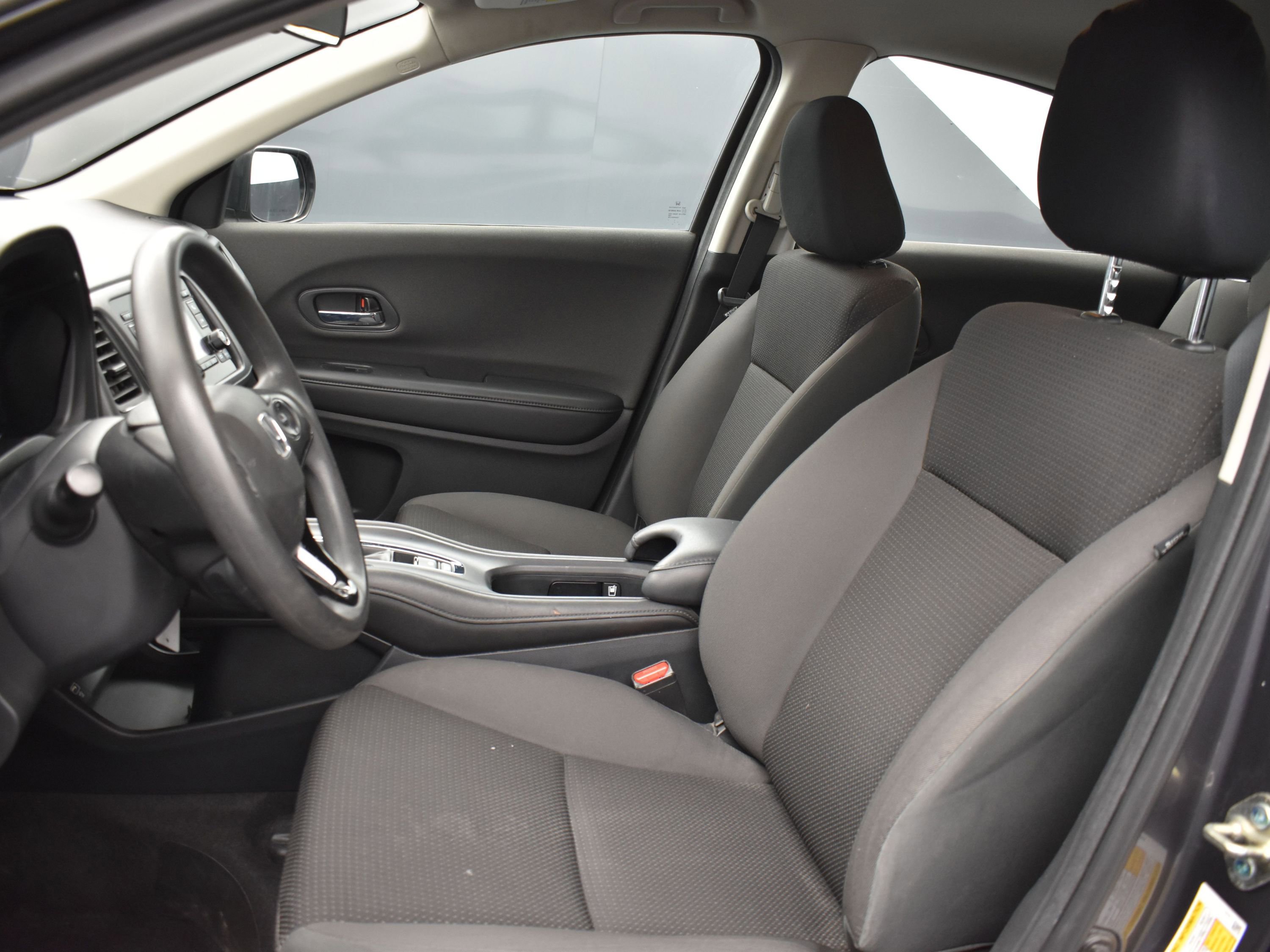 Used 2020 Honda HR-V LX image 11