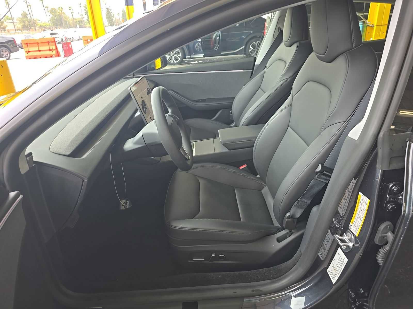 Used 2025 Tesla Model 3 Long Range RWD image 4