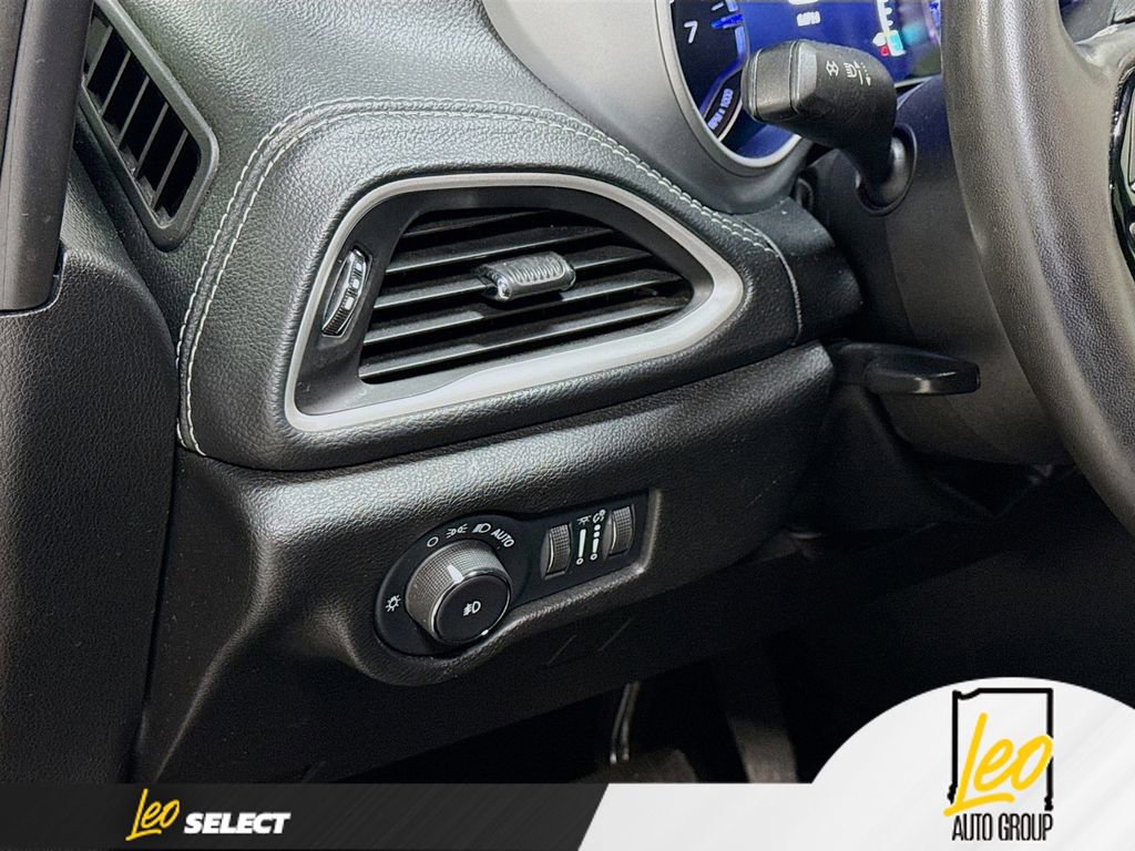 Used 2022 Chrysler Pacifica Touring-L w/ S Appearance Package image 10