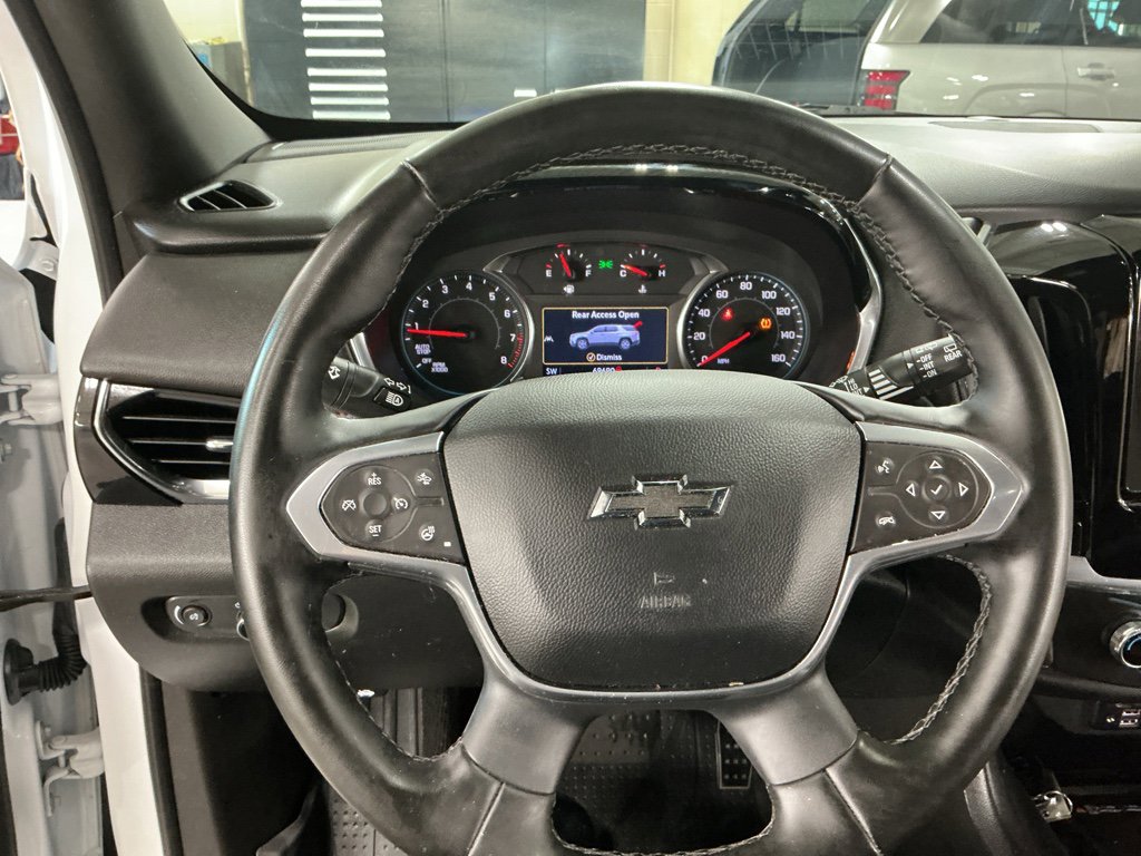Used 2023 Chevrolet Traverse RS image 9