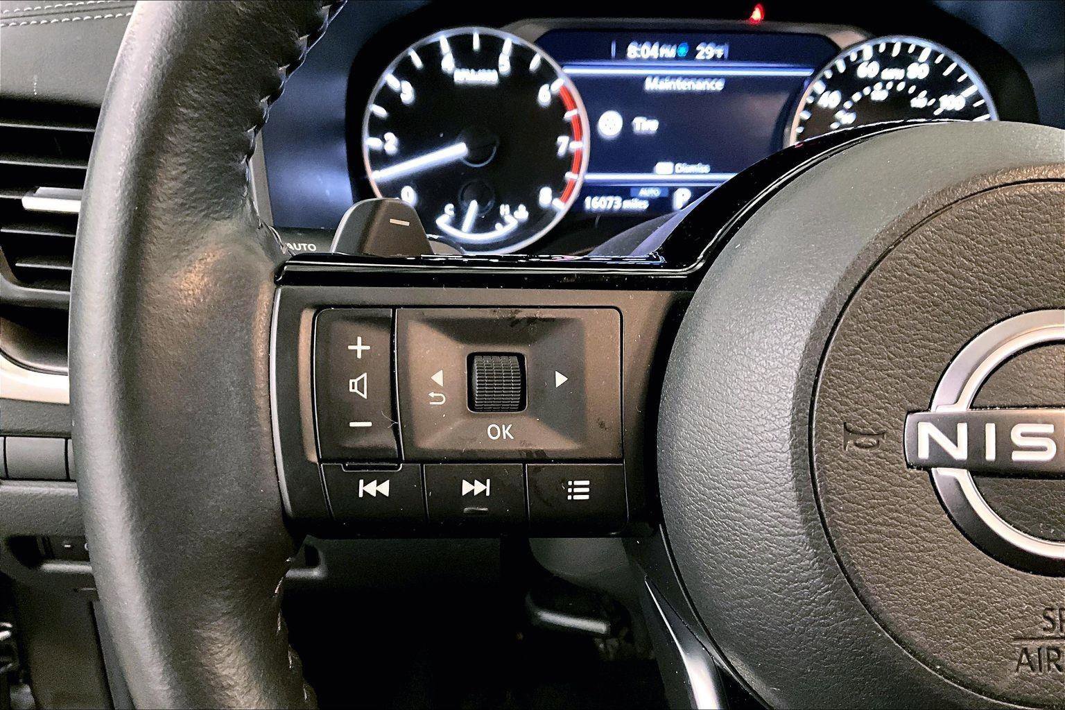 Used 2023 Nissan Rogue SV w/ SV Premium B Package image 17