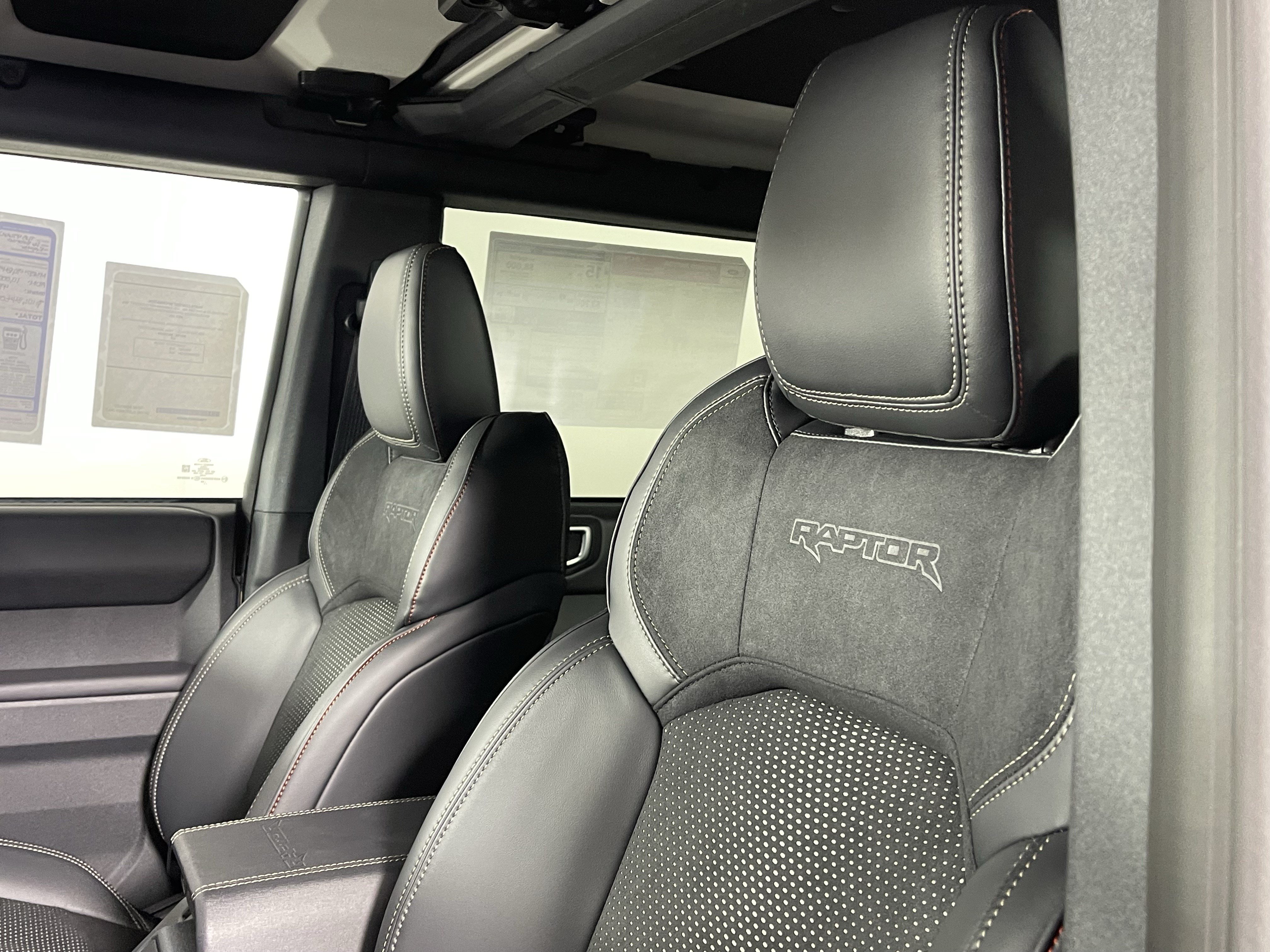 New 2026 Ford Bronco Raptor w/ Interior Carbon Fiber Pack AWD/4WD image 17