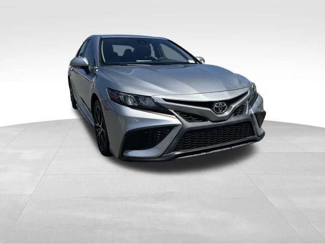 Used 2022 Toyota Camry SE FWD image 7
