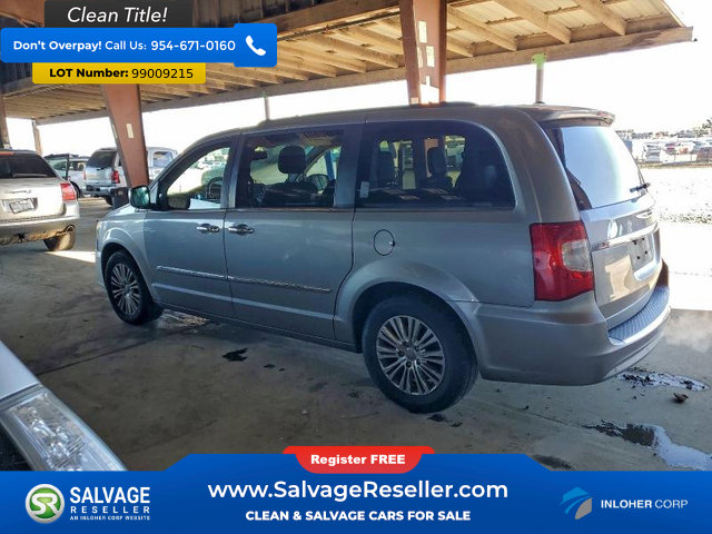 Used 2013 Chrysler Town & Country Touring-L w/ Premium Group image 3