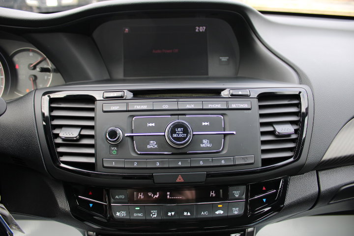 Used 2017 Honda Accord Sport image 16