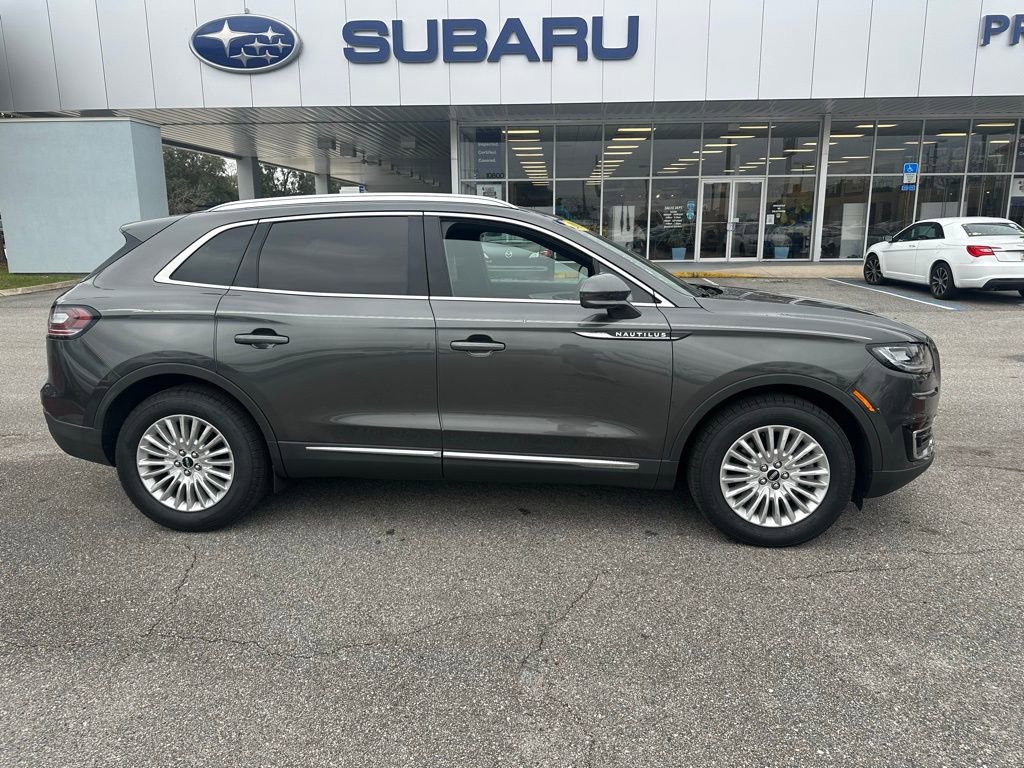 Used 2019 Lincoln Nautilus FWD image 2