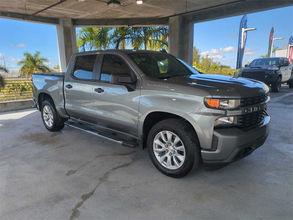 Used 2020 Chevrolet Silverado 1500 Custom w/ Custom Convenience Package image 2