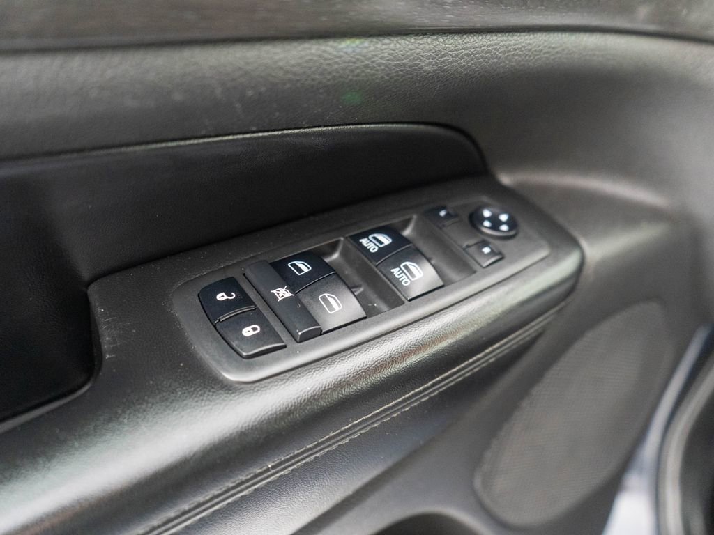 Used 2018 Jeep Grand Cherokee Altitude image 24