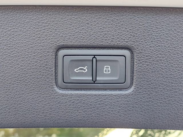 Used 2021 Audi Q7 3.0T Prestige image 29