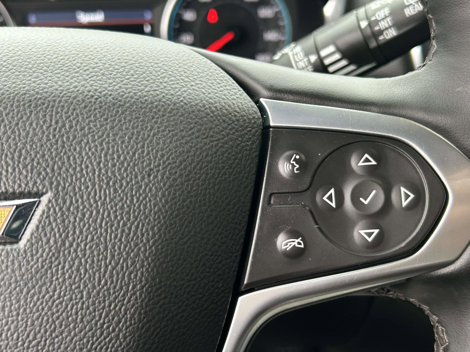 Used 2023 Chevrolet Traverse LT image 22