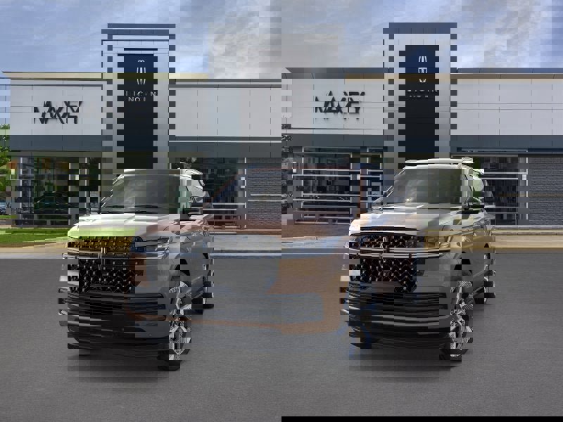 New 2026 Lincoln Navigator L Black Label AWD/4WD image 2