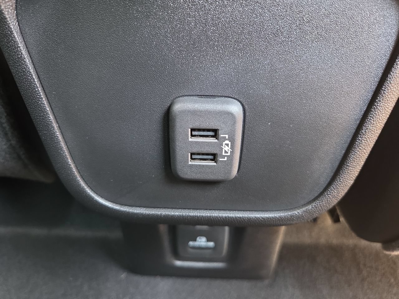 Used 2022 Chevrolet Equinox RS w/ Infotainment Package FWD image 22