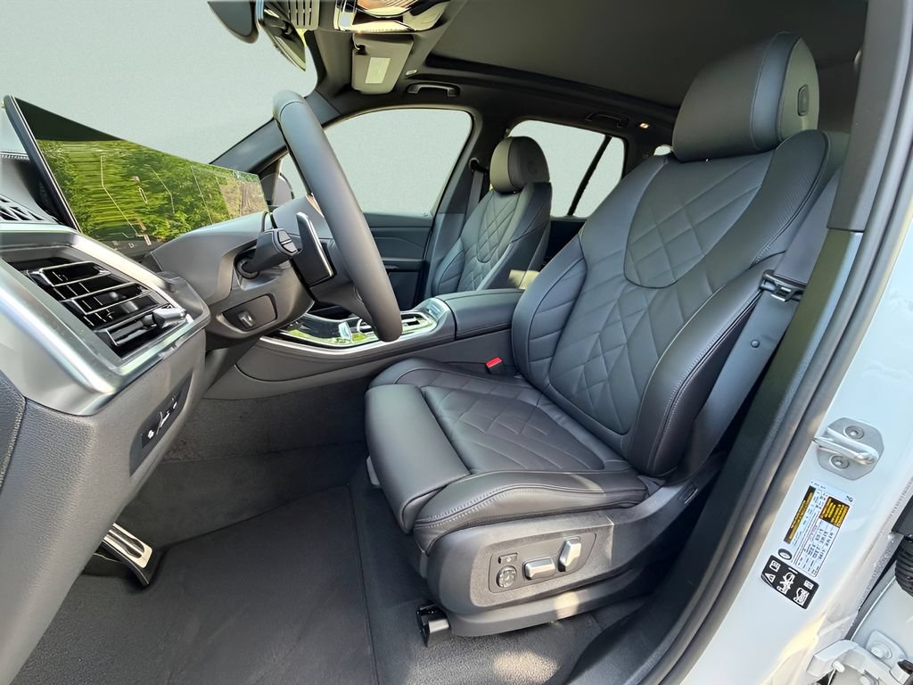 New 2026 BMW X5 xDrive40i w/ M Sport Package AWD/4WD image 10