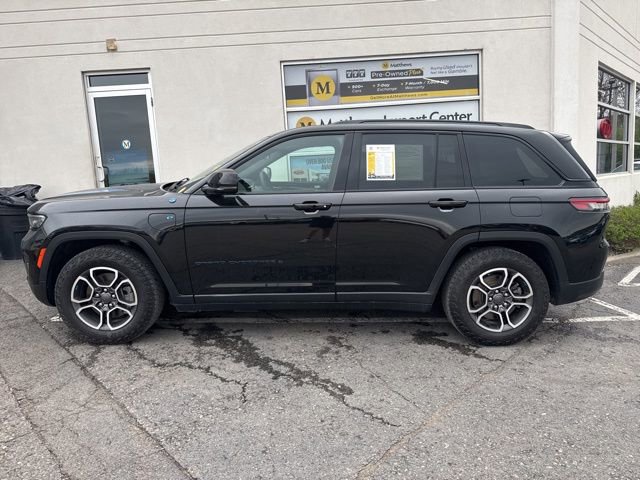 Used 2022 Jeep Grand Cherokee Trailhawk w/ Luxury Tech Group III AWD/4WD image 2