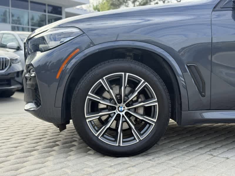 Used 2021 BMW X5 xDrive40i w/ M Sport Package image 11