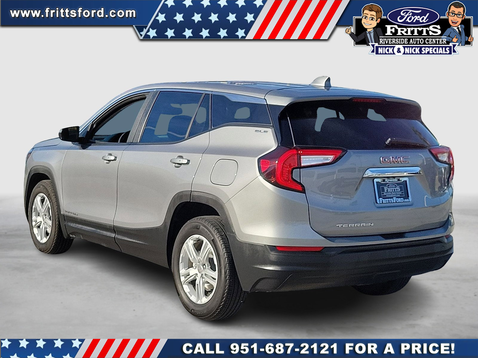 Used 2024 GMC Terrain SLE image 3