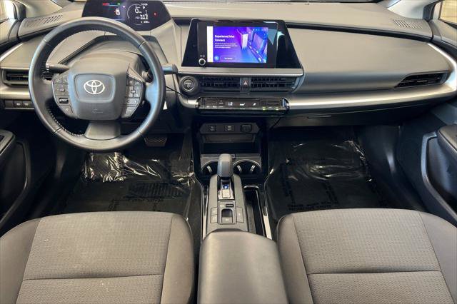 Certified 2023 Toyota Prius LE FWD image 3