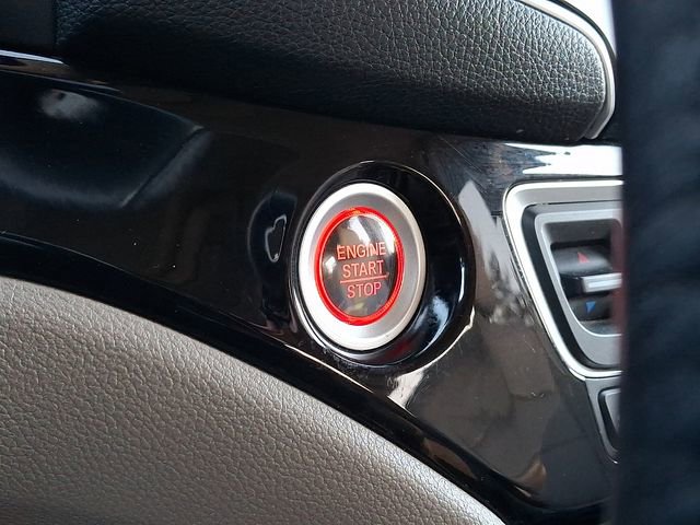 Certified 2019 Honda Pilot Touring image 16