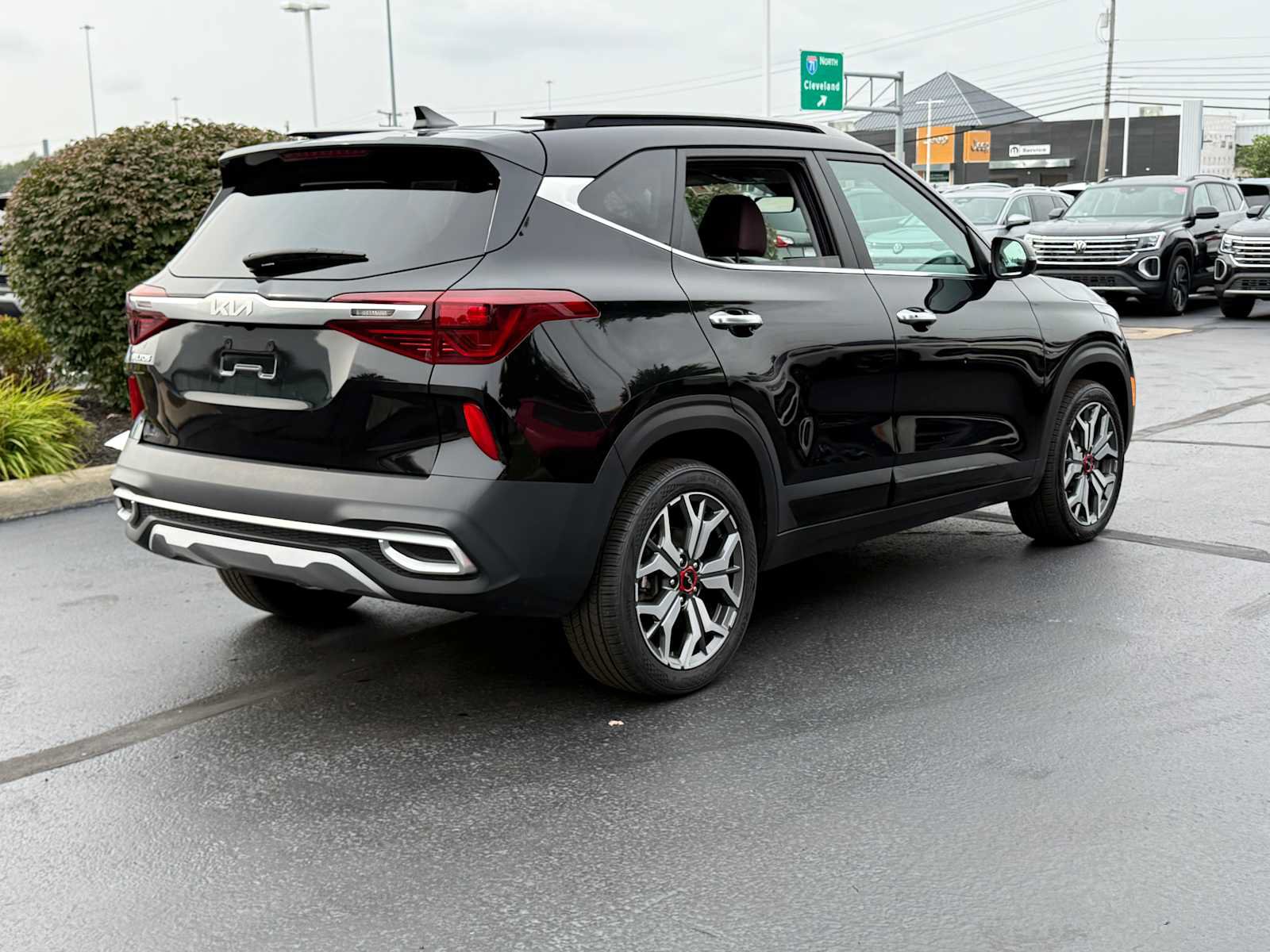 Used 2023 Kia Seltos SX w/ SX Sunroof Package AWD/4WD image 4