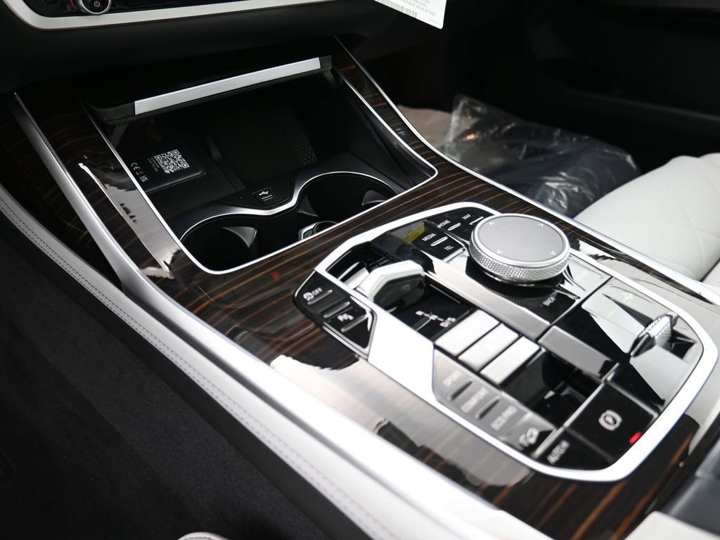New 2026 BMW X7 xDrive40i image 17