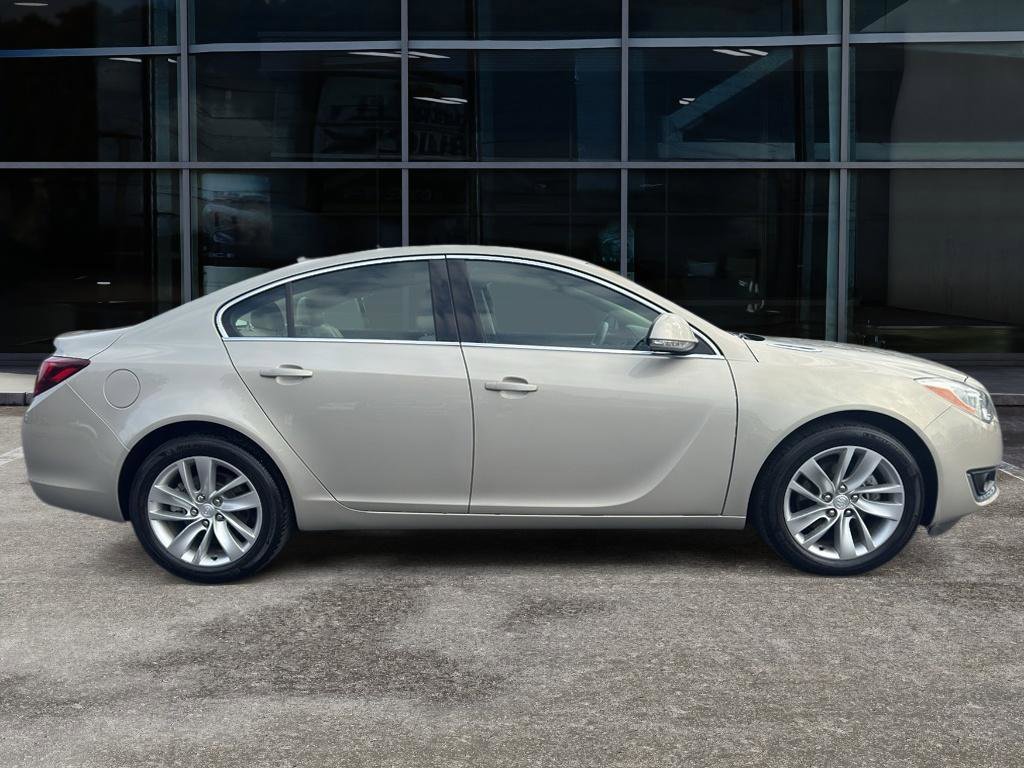 Used 2016 Buick Regal image 4