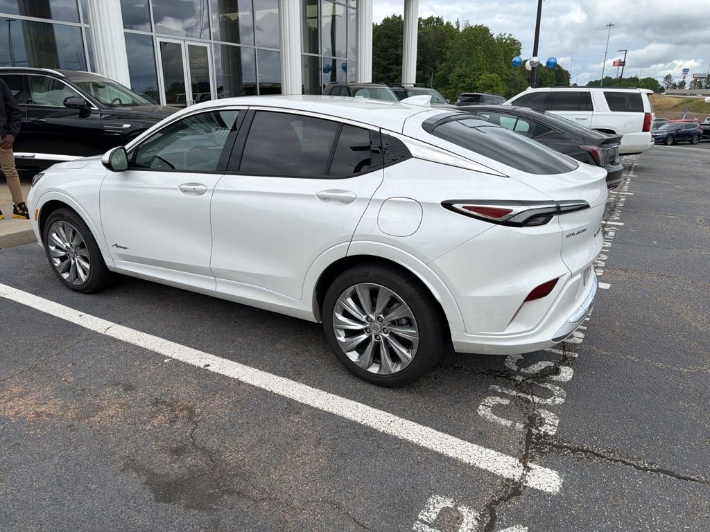 Used 2025 Buick Envista Avenir FWD image 3