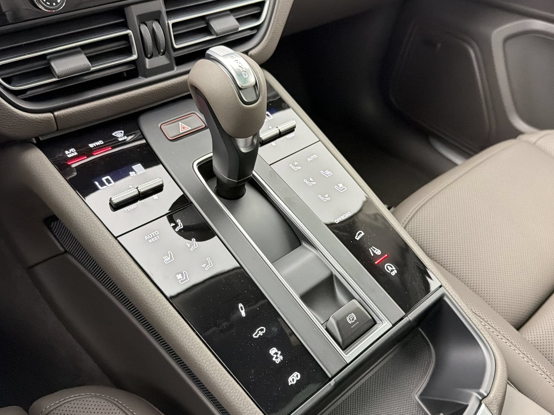 New 2026 Porsche Macan S AWD/4WD image 17