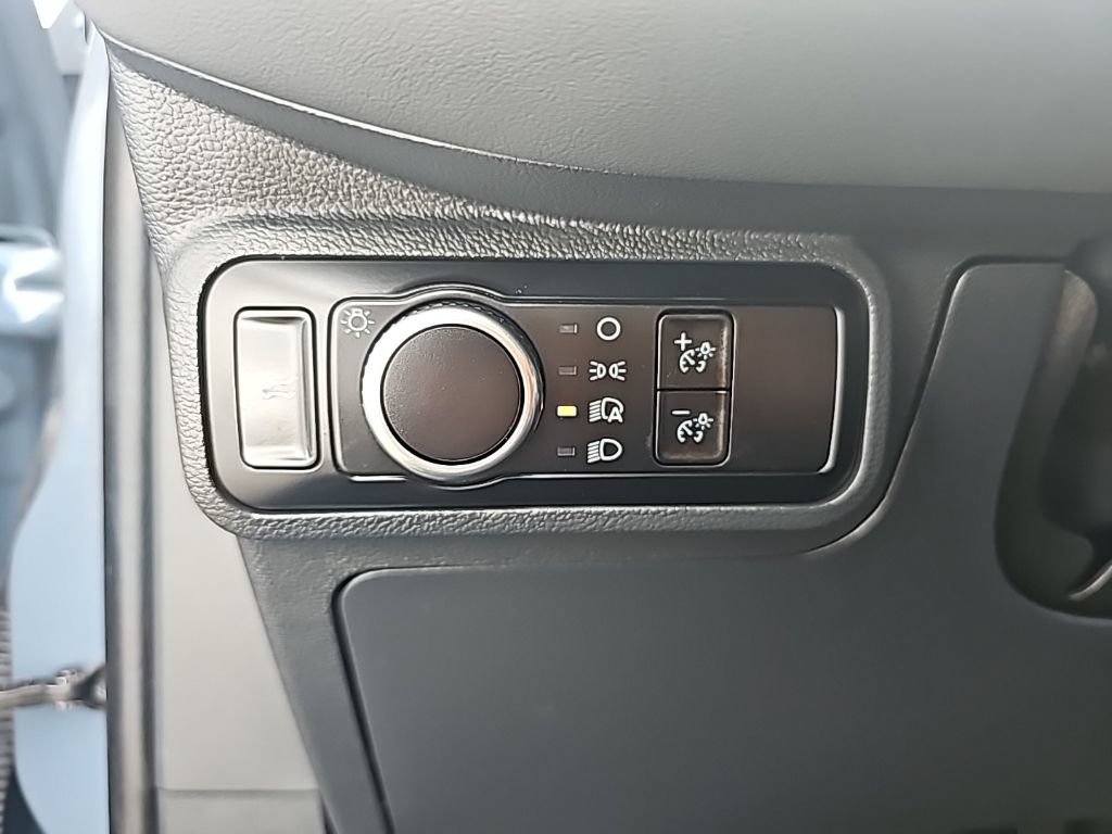 Used 2025 Ford Explorer Active AWD/4WD image 23