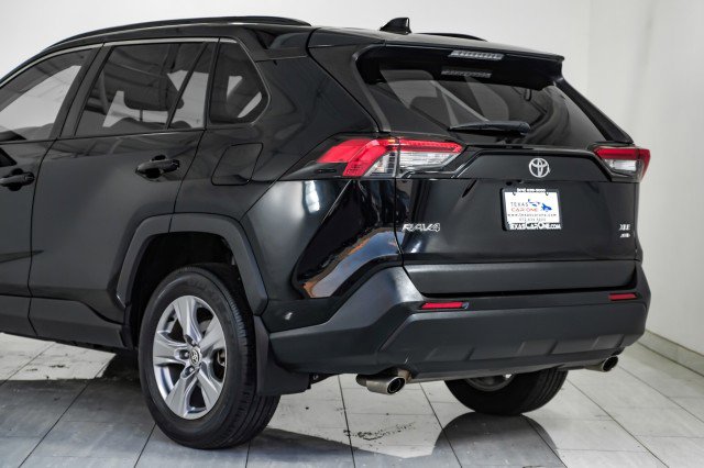 Used 2022 Toyota RAV4 XLE AWD/4WD image 57