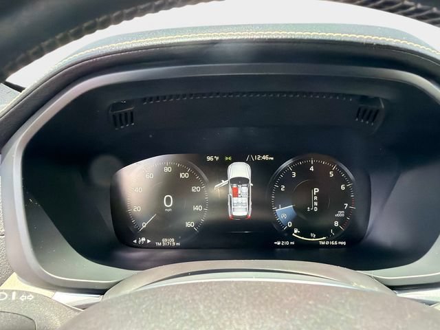 Used 2018 Volvo XC60 T6 Inscription w/ Luxury Seat Package AWD/4WD image 28