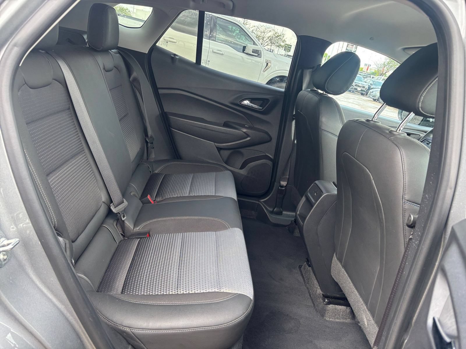 Used 2025 Chevrolet Trax LT FWD image 24