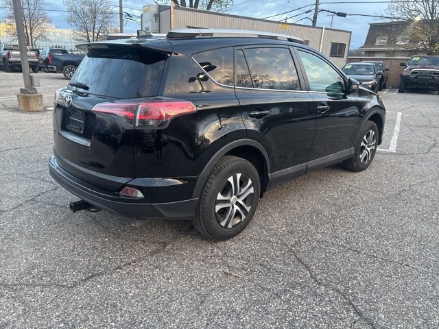 Used 2018 Toyota RAV4 LE image 3